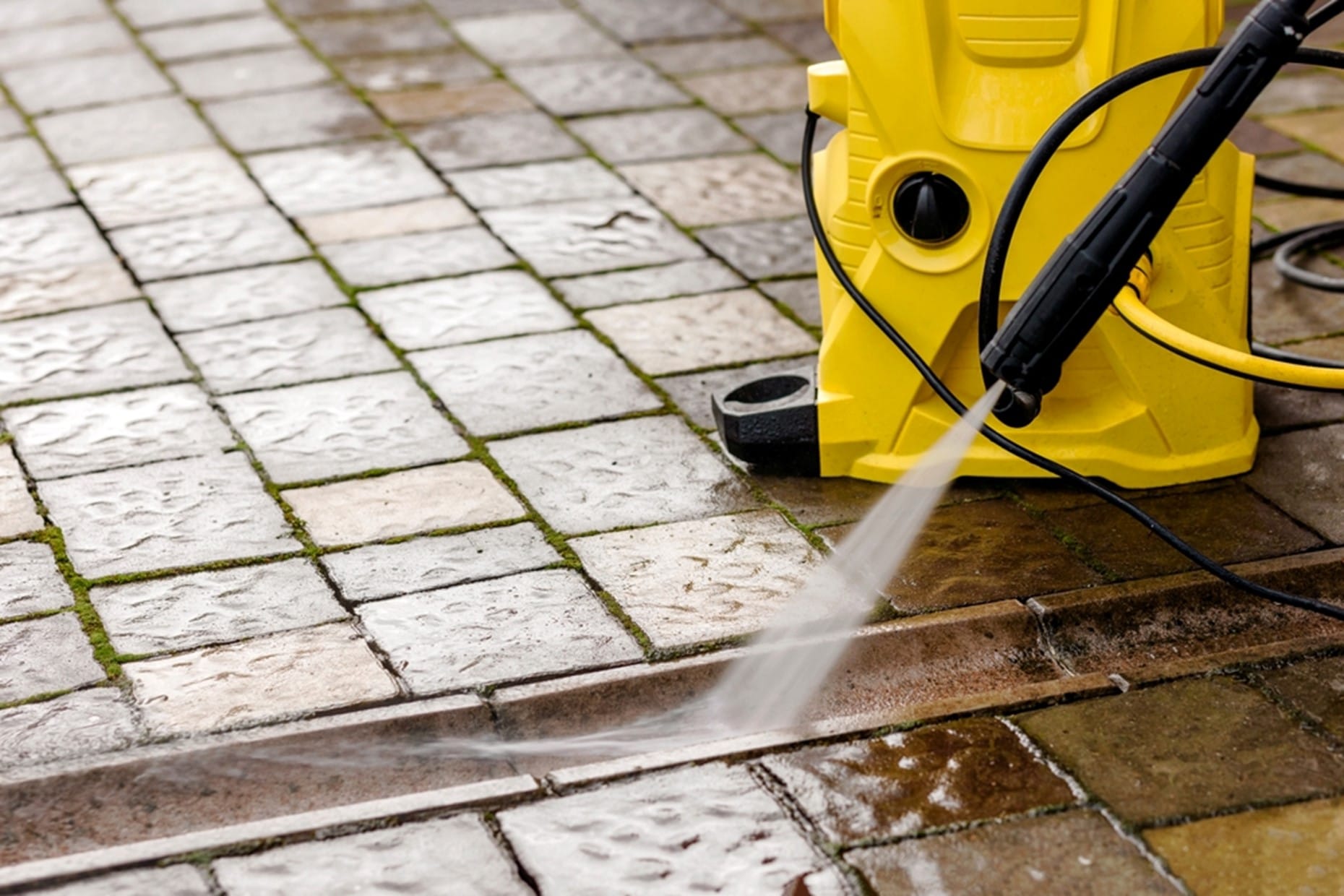 Choosing the Right Power Washing Techniques and Equipment