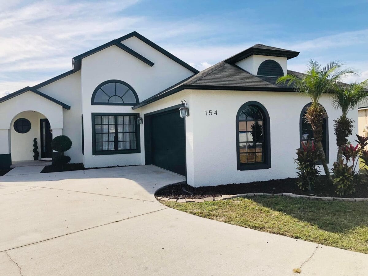Beautifully painted exterior house in Sarasota county
