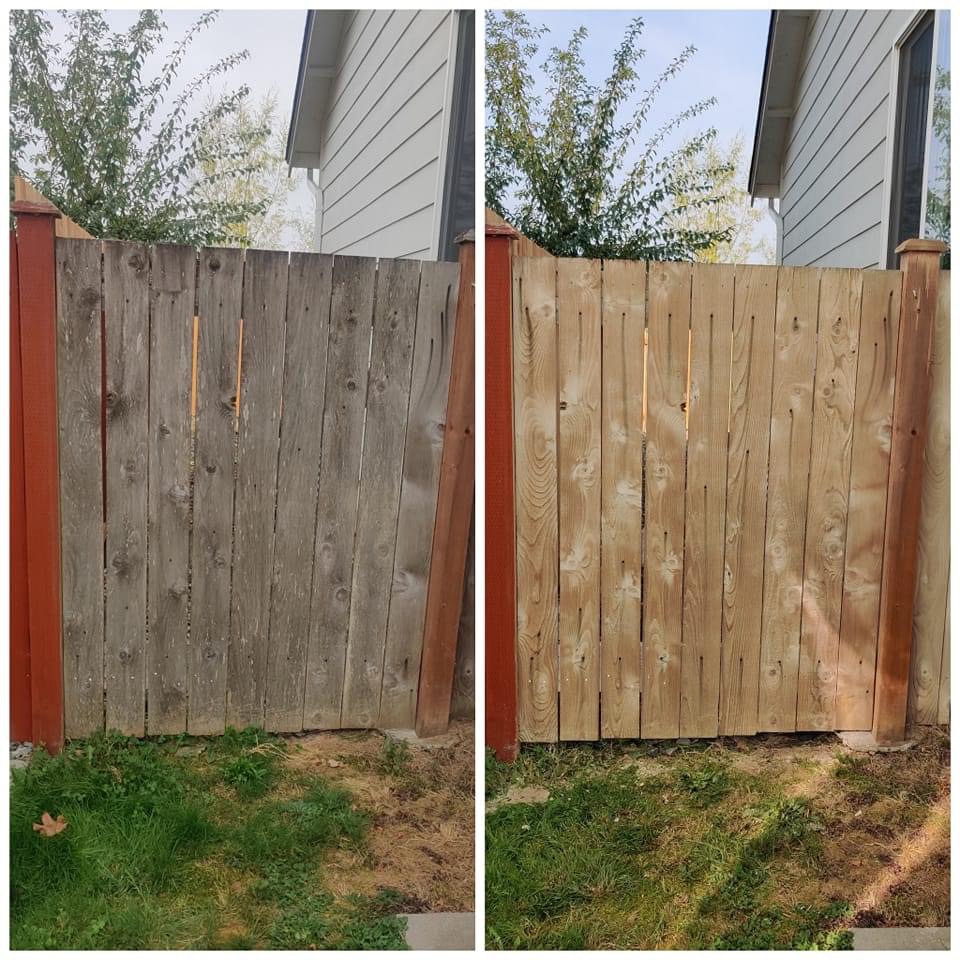 Fence cleaning in sarasota